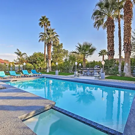 Pet-Friendly Palm Springs Escape With Heated Pool! Villa